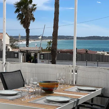 Vue Exceptionnelle Almanarre Appartement